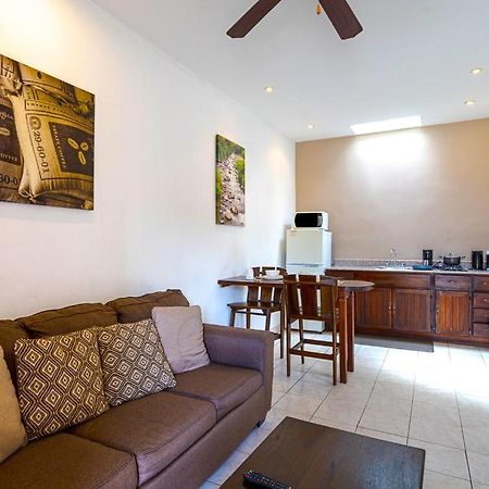 Downtown Suites Бокете Экстерьер фото